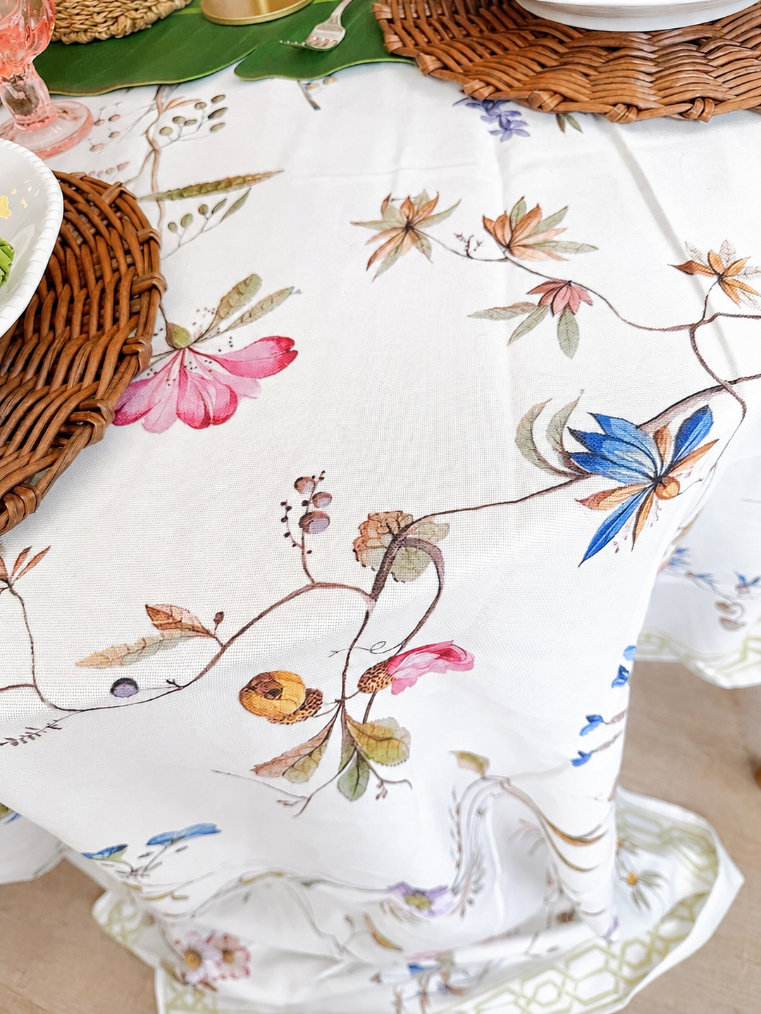 Gabrielle Tablecloth Floral